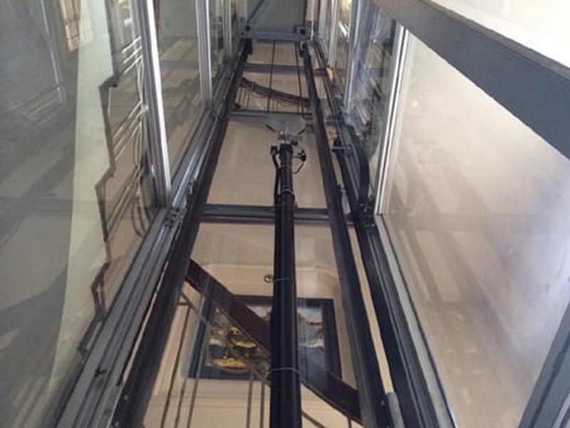 Tùy vào đối trọng để lựa chọn thanh ra thang máy khác nhau